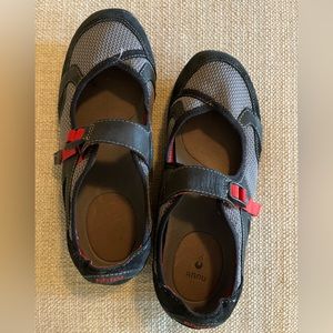 Black and Gray Anhu Hiking Mary Janes